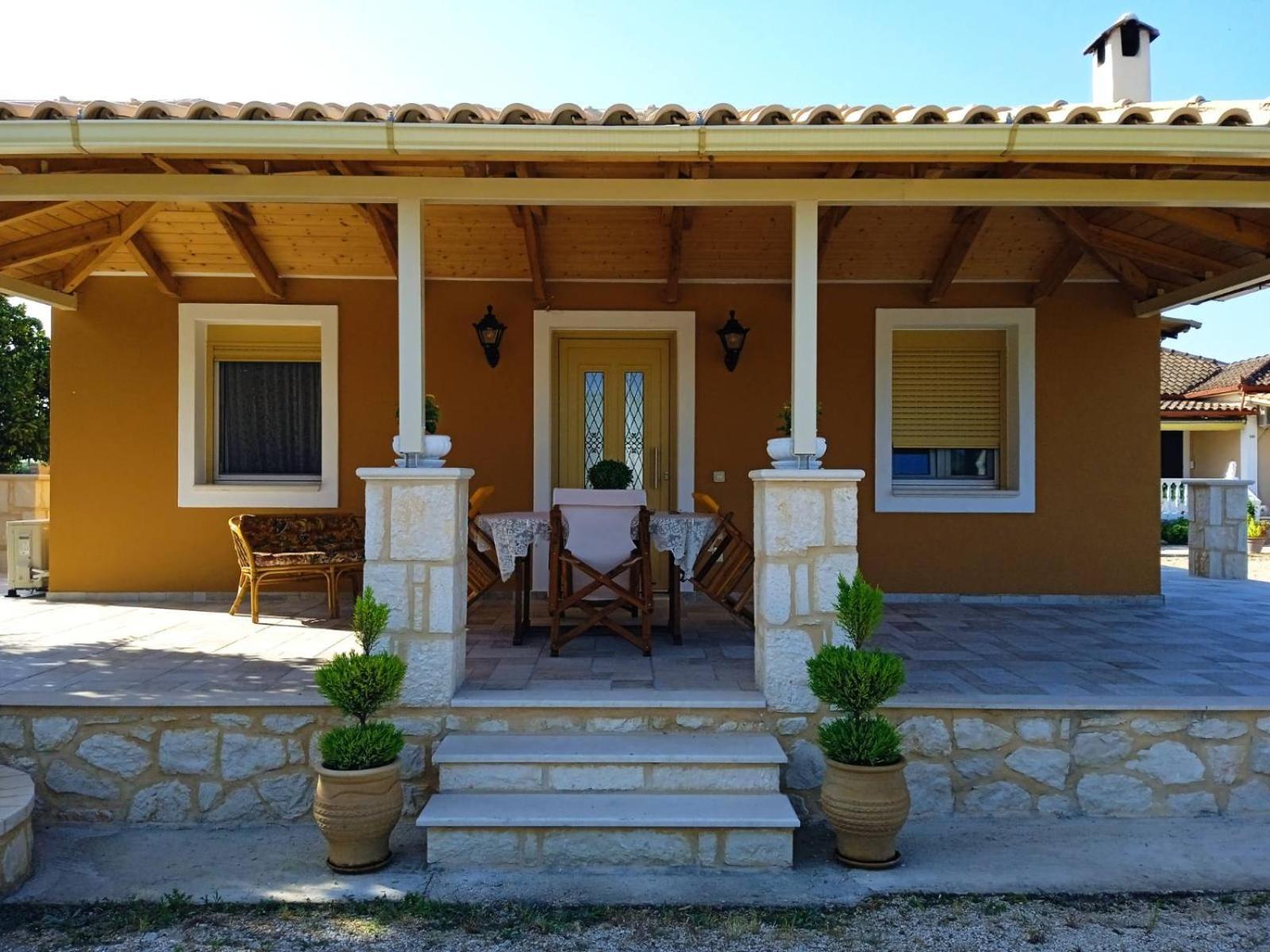 Jenny's House Case de vacanță Áyios Kírikos